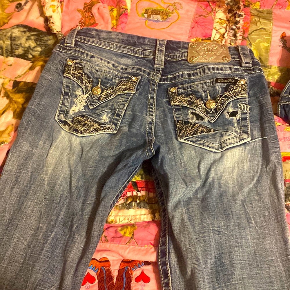 Mid rise size 31 capri miss me